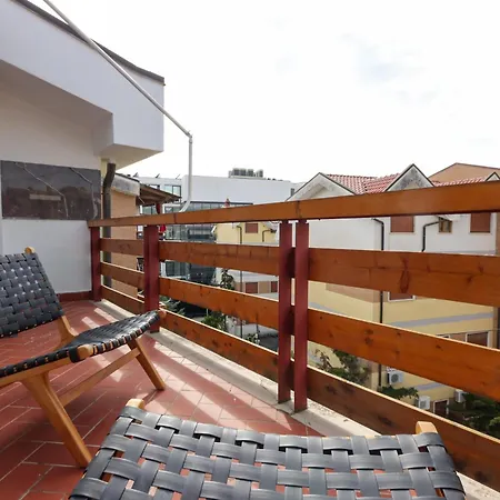 Rooftop With Balcony Next To Fafa Appartement Golem (Tirana)