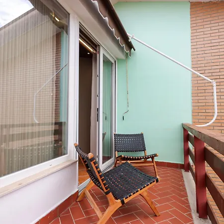 Rooftop With Balcony Next To Fafa *